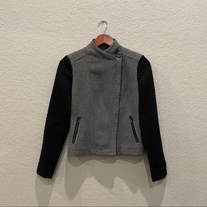 BANANA REPUBLIC grey knit and black sleeve jacket